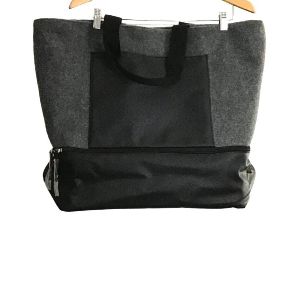 DSW GREY/BLACK TOTE TRAVEL BAG WITH BOTTOM ZIPPER COMPARTMENT AND OUTSIDE POCKET